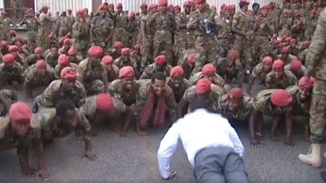 Ethiopia-Prime-Minister-Abiy-Ahmed-does-press-ups-with-protesting-soldiers.jpg