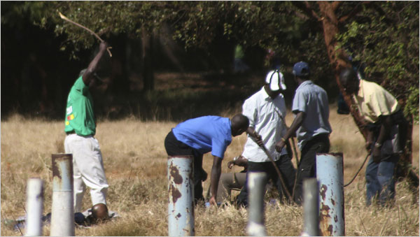 Zanu-PF-militants-beat-up-opposition-supporters-in-Harare-near-the-Agricultural-Show-Grounds
