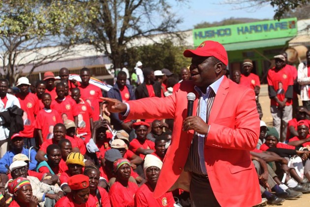 Tsvangirai addresses supporters at a shopping centre