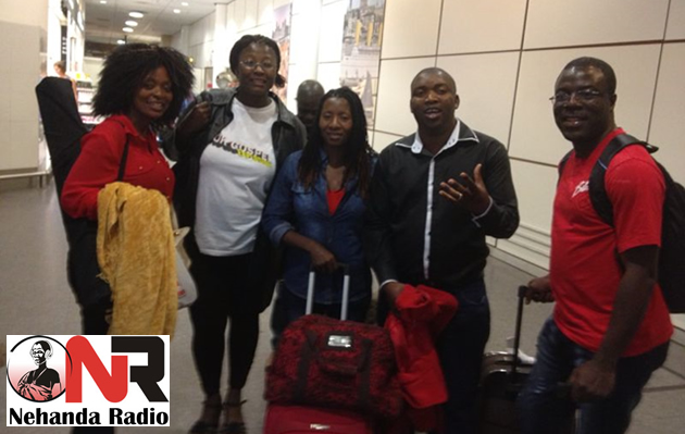 Fungisai and band members arrive in the UK