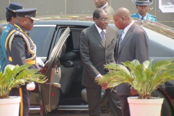 Rambling Mugabe at Kangai burial