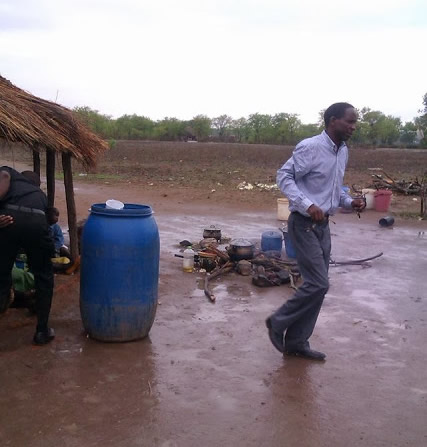 Madhuku hits the ground running on the campaign trail in Chimanimani