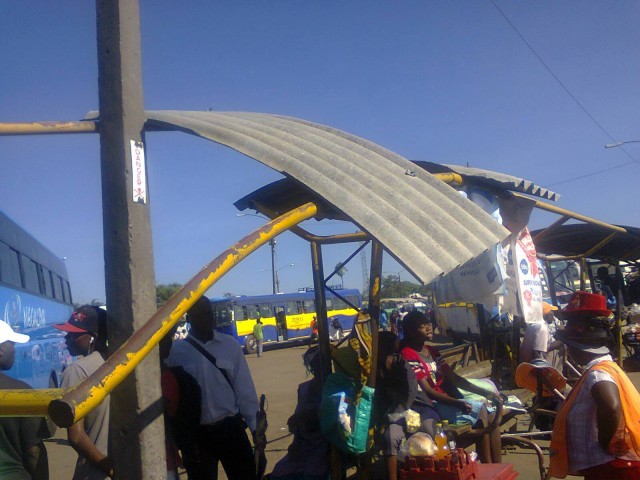 Dangerous hanging roofing sheet in Mbare