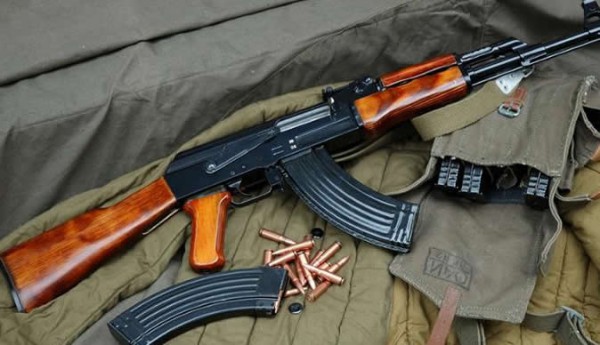 MUTARE residents are living in fear of a lone AK-47 assault rifle-wielding armed robber