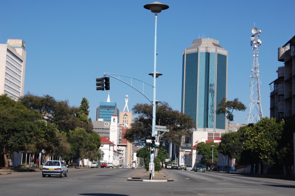 Reserve Bank of Zimbabwe building in the background