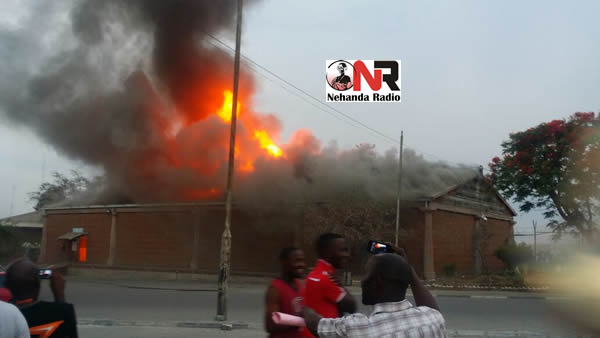 Customs Warehouse at Beitbridge Border Post on fire (Picture by Nehanda Citizen Reporters)