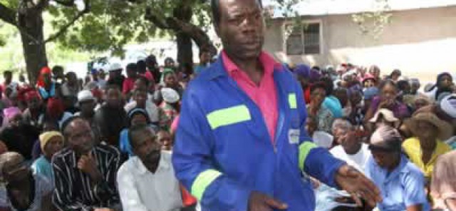 Jonathan Makuwaza told a packed traditional court presided over by Acting Chief Zimunya on Wednesday that he teamed up with Lovemore Magwaza, Mai Eggy Naiti and one fugitive Nonodzai to murder the hapless Langton Musere whose body parts were allegedly sold to a youthful businessman (name supplied) at Mpudzi.
