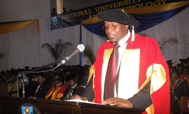 Dr Lawton Hikwa