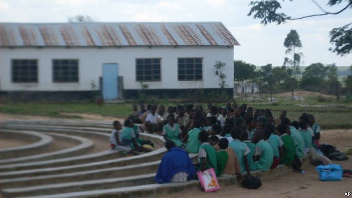 File picture of pupils at a school in Zimbabwe