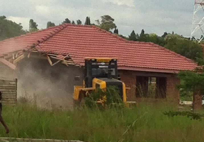 The Harare City Council rushed to demolish houses at Dunstan farm near the Harare International Airport in 2016