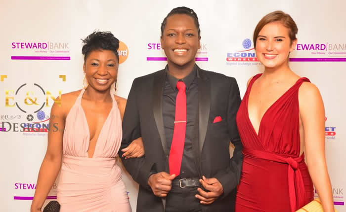 Former ZBC Radio and Television presenter Kevin Ncube (centre) with singer Gemma Griffiths (right) at the Zimbabwe Achievers Awards (Picture by E&N Designs Ltd)