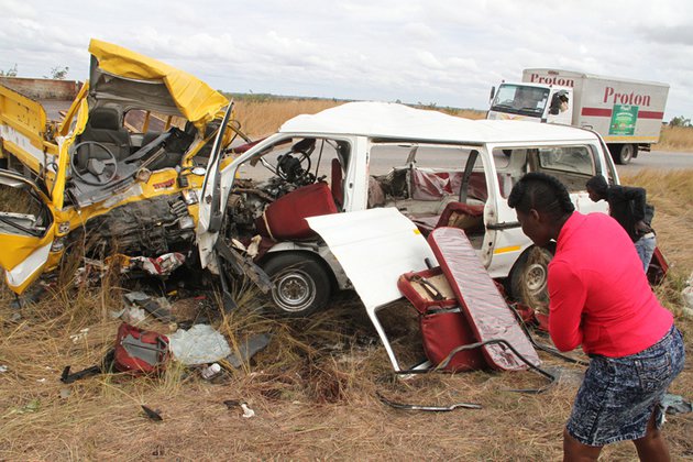 Twelve people died on the spot, while three others succumbed to their injuries on the way to Chitungwiza Central Hospital following a head-on collision involving a commuter omnibus and a Hino truck near Dzandura Village along the Harare-Hwedza Road in Seke on Thursday night. —(Picture by Tawanda Mudimu)