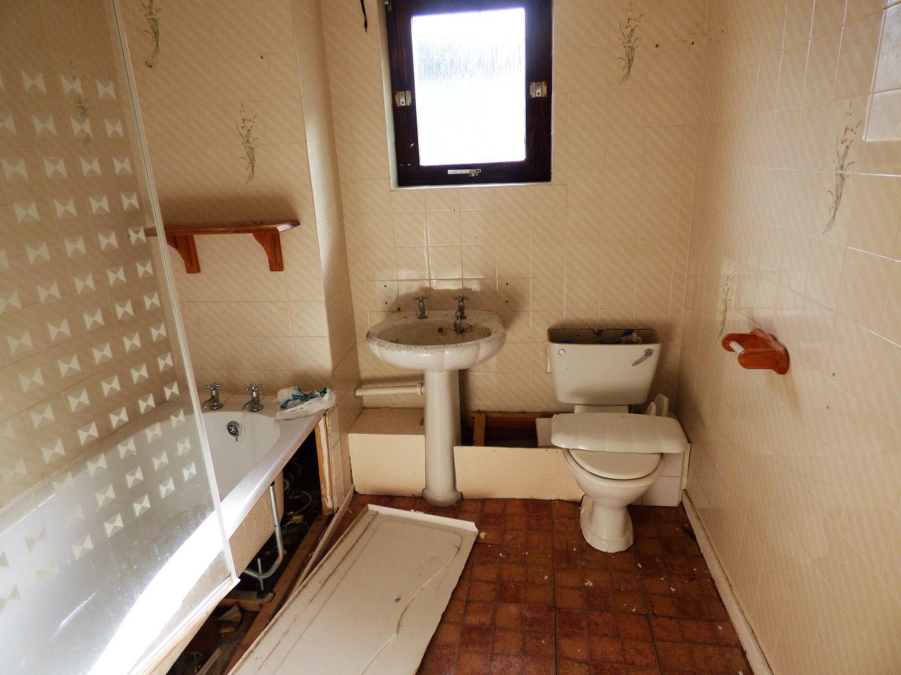 Inside Britain's cheapest house - on sale for just £1