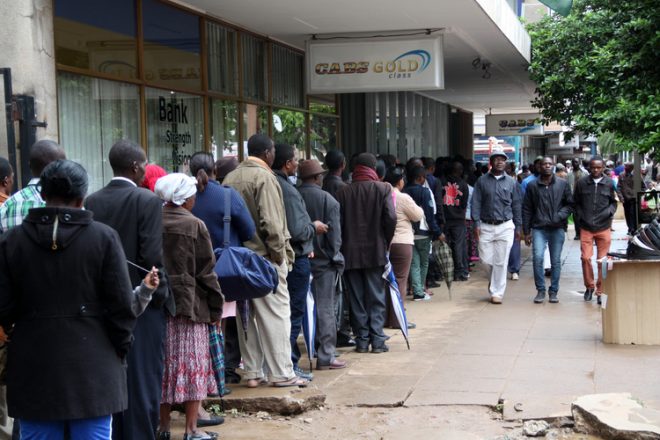 Bank queues in Zimbabwe