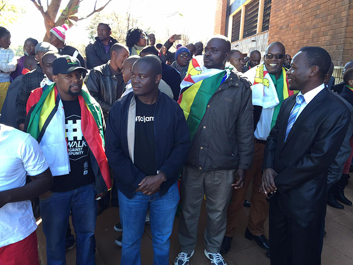 Supporters of Pastor Evan Mawarire flock to the Harare Magistrates Court (Picture by Hopewell Chin'ono)