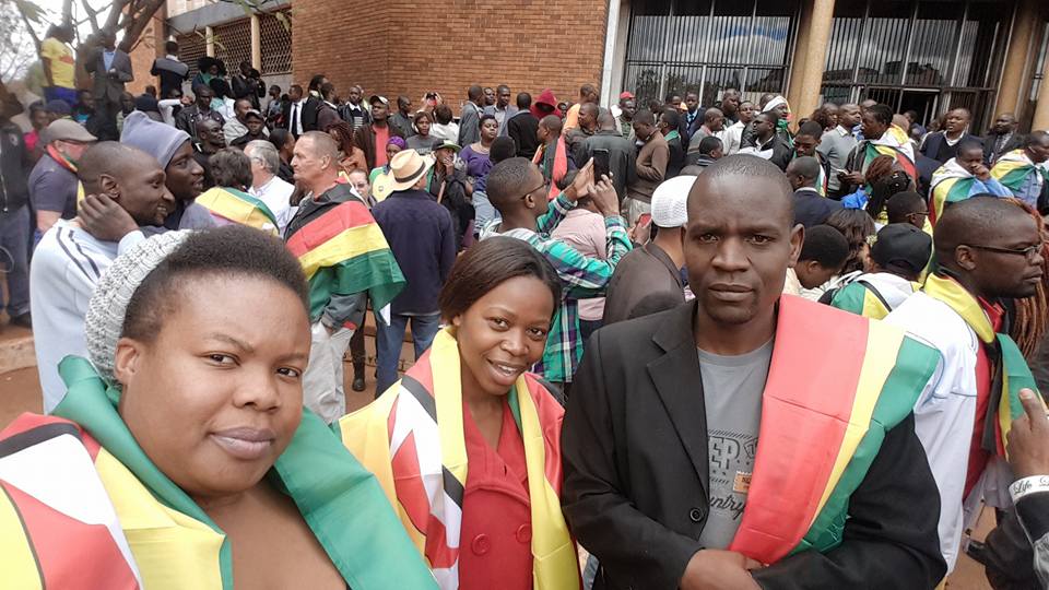 Supporters of Pastor Evan Mawarire flock to the Harare Magistrates Court (Picture by Vimbai Chandaengerwa)
