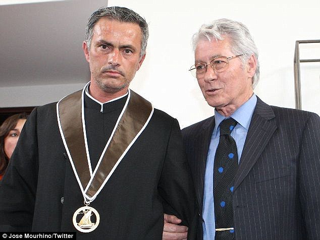 Jose Manuel Mourinho Felix made more than 250 appearances as a goalkeeper for Vitoria Setubal and Belenenses in his career along with one for the national team.