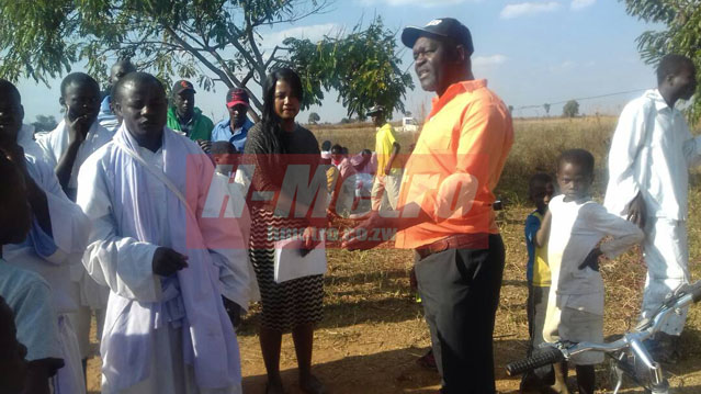 Messenger of Court storms funeral