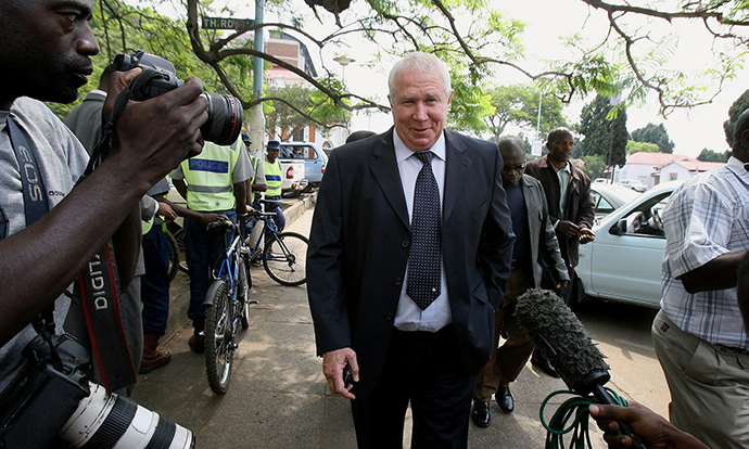 Roy Bennett, a prominent Zimbabwean opposition figure, has been killed with his wife in a helicopter crash in the US state of New Mexico.