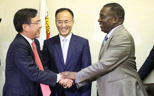 Mnangagwa meets a Chinese delegation