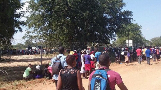 Residents of the diamond-rich Marange area in Manicaland protested against the plunder of diamonds from the area, poor living conditions and lack of freedom of movement among other issues. The protest was organised by the Centre For Natural Resource Government and was held at Bravo 1 Gate in the Chiadzwa area.
