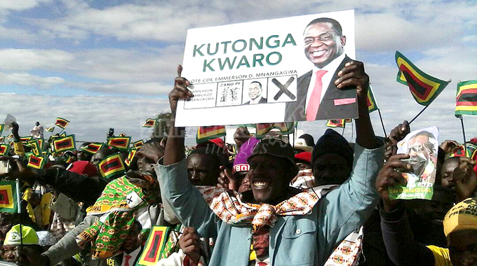 Supporters of President Emmerson Mnangagwa at a rally