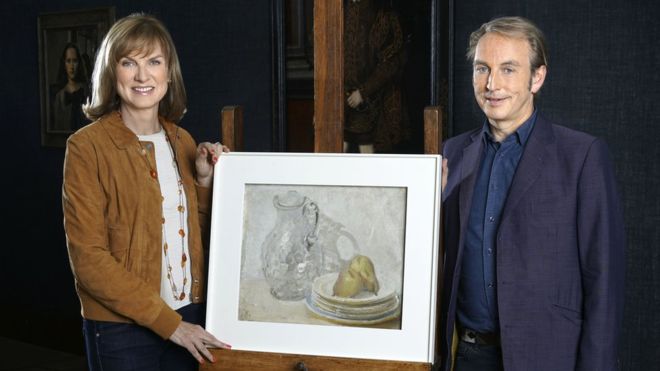 Fiona Bruce and art dealer Philip Mould with the painting