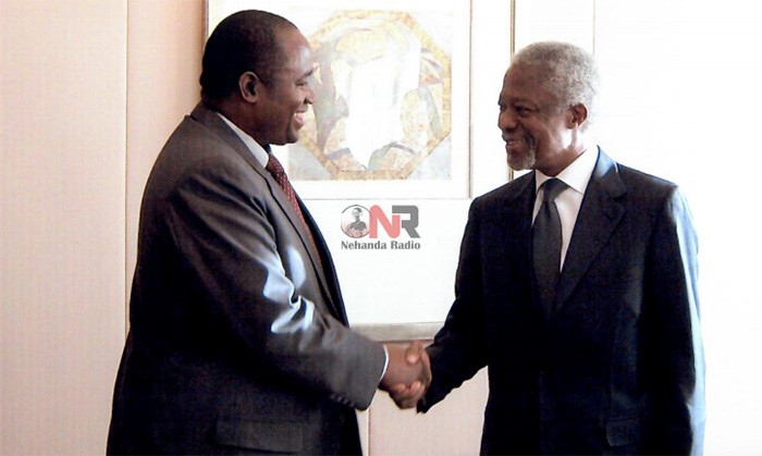 Gideon Gono seen here with the late Kofi Annan