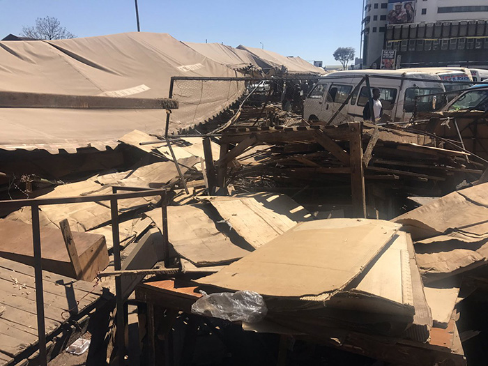 Since Friday last week, soldiers together with the municipal police have been knocking down market stalls