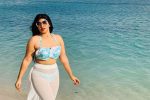 Elizabeth Tsvangirai shows off stunning beach body…. social media goes crazy