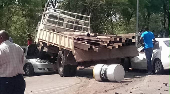 The truck which crashed at a roadblock near Kwekwe