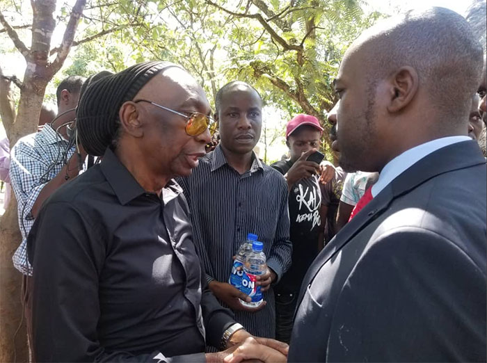 Opposition Movement for Democratic Change (MDC) leader Nelson Chamisa meets legendary Chimurenga musician Thomas Mapfumo at the home of the late Oliver Mtukudzi in Norton. (Picture by Makomborero Haruzivishe via Twitter)