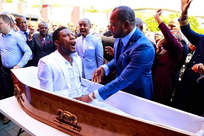 South Africa based prophet Alph Lukau might be trending over a viral video of him claiming to have raised a Zimbabwean man from the dead on Sunday, but the Funeral Parlour whose hearse was hired has rubbished the claims and is now taking legal action over the “malicious damage” to its image.