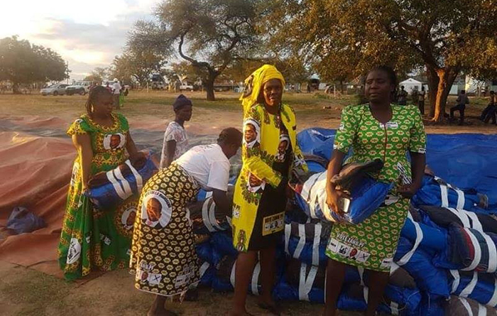 This comes amid reports that youths from the ruling Zanu PF party have taken over food distribution in Ngangu, Kopa and other parts of Chimanimani that lie in ruins after the Cyclone Idai disaster.