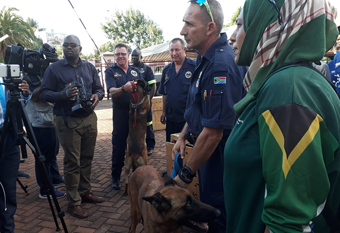 The South African government dispatched a team of 12 people, including police officers, and four sniffer dogs to Manicaland to help with the rescue and recovery efforts being spearheaded by Government in Chimanimani and Chipinge that were ravaged by Cyclone Idai.