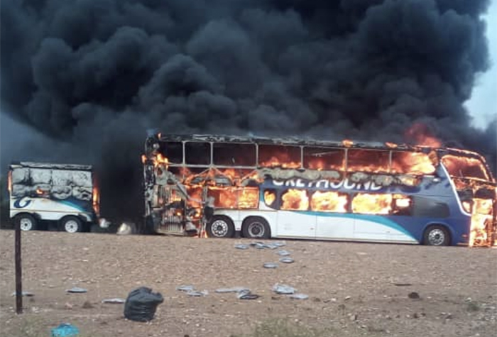 34 cross border passengers escape death as Greyhound burns to ashes (Picture by Masvingo Mirror)