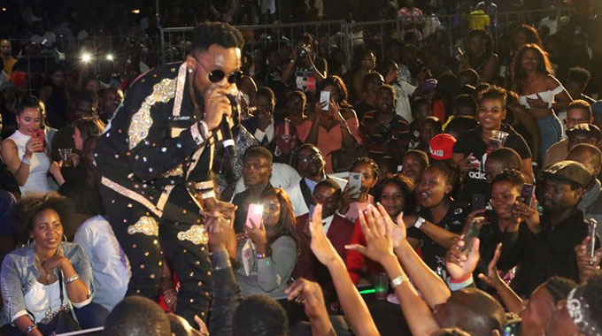 Patoranking on stage