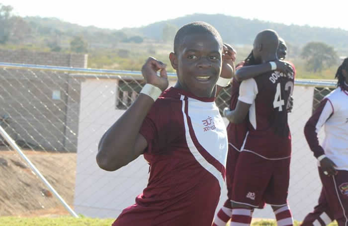 Former Monomotapa, Shabani Mine player Godknows Murwira on loan to Dynamos from current parent club FC Platinum