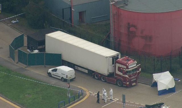 39 people found dead in lorry container