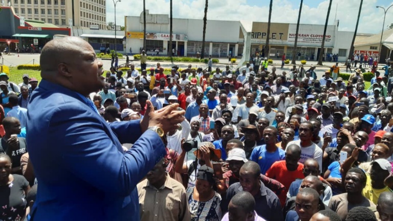 Job Sikhala addresses supporters outside the Masvingo High Court