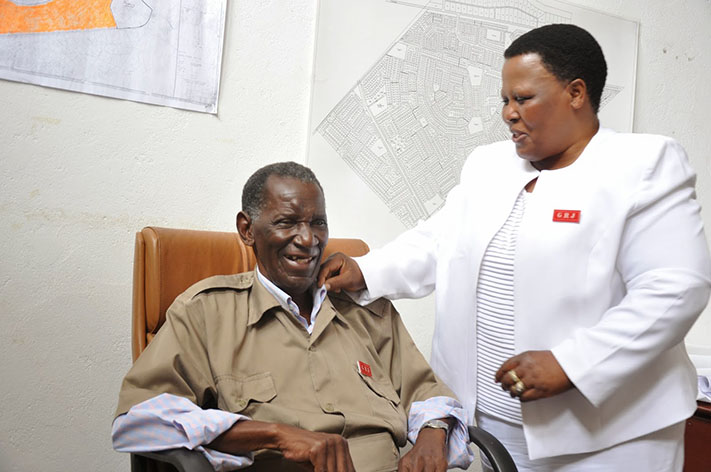 The late Eddies Pfugari and his wife (Pictures by Roselyne Sachiti)