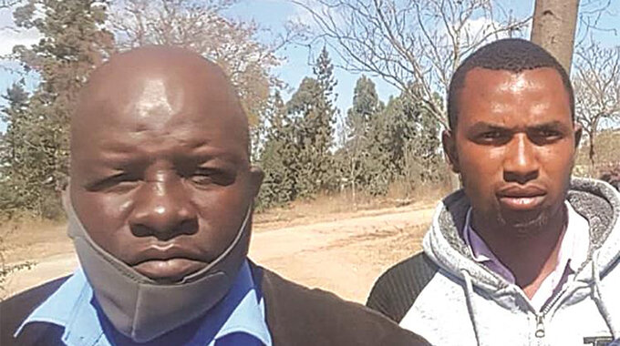 Emmerson Chigonyati (left) and Enoss Gwangwadza