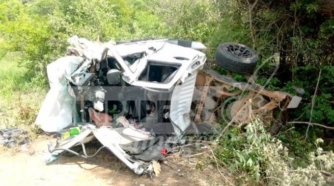 Wreckages of an Isuzu double cab and BMW left in a horrific road accident which occurred at the 130 km peg along Harare-Nyamapanda highway on Sunday