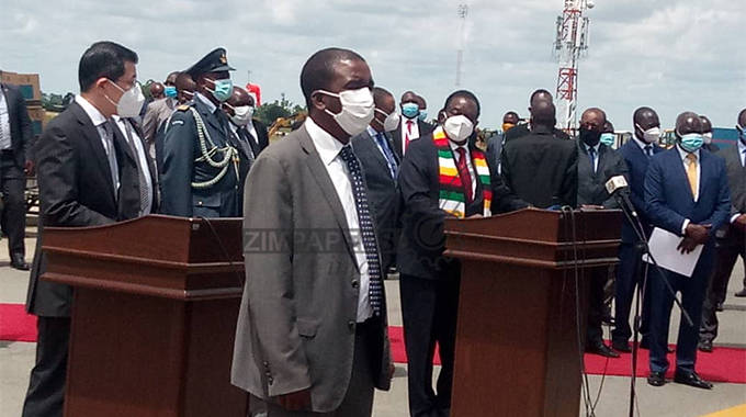 President Emmerson Mnangagwa, his deputy Constantino Chiwenga who doubles as Health Minister and Local Government Minister July Moyo were on hand to receive the vaccines at Robert Mugabe International Airport.