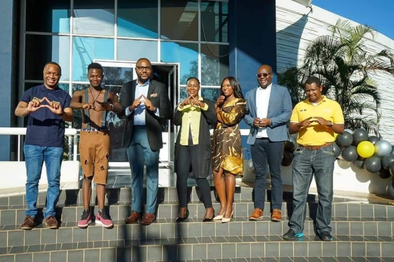 Award-winning Zimdancehall musician Rodney Mashundure, popularly known as “Jah Master” in music circles, scored big after he was unveiled as BancABC Zimbabwe’s brand ambassador for its local remittance service – City Hopper.