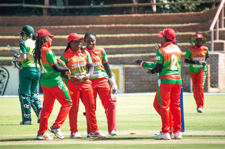 Zimbabwe Women's Cricket team dubbed the Lady Chevrons (Picture via Zimbabwe Women's Cricket team on Twitter)