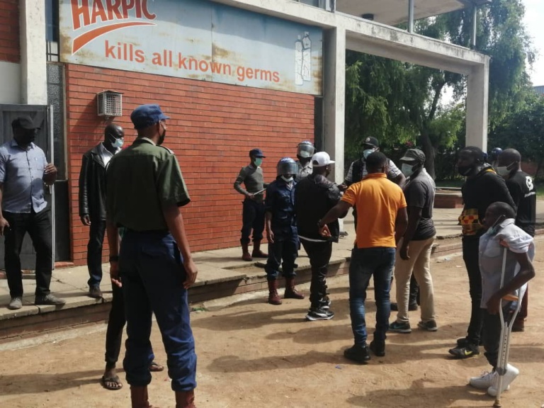 Police disrupt Nelson Chamisa Christmas event for the poor in Highfields