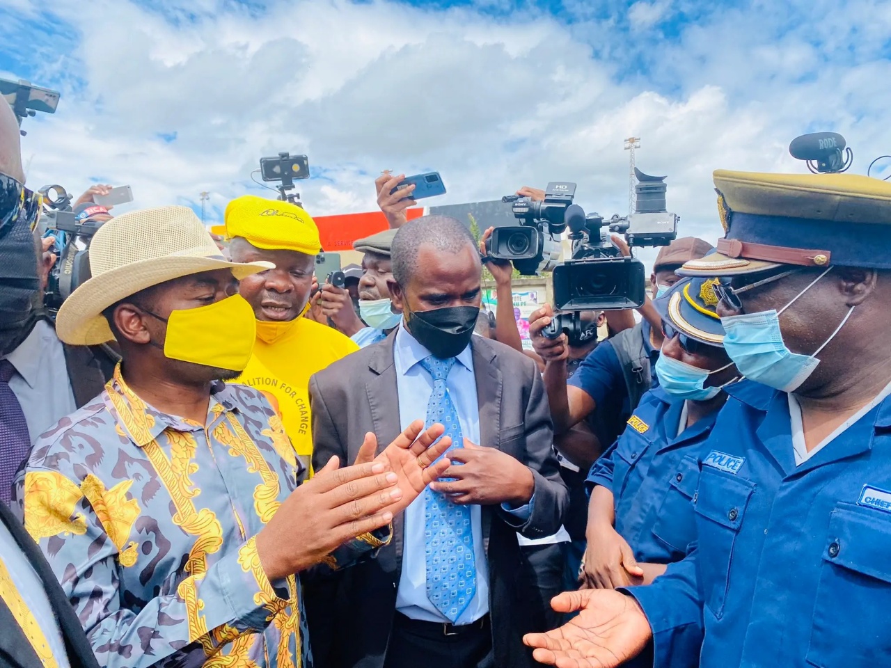CCC leader Nelson Chamisa confronts riot police in Marondera who wanted to block their rally from taking place [Photo: Gift Ostallos Siziba/Twitter]