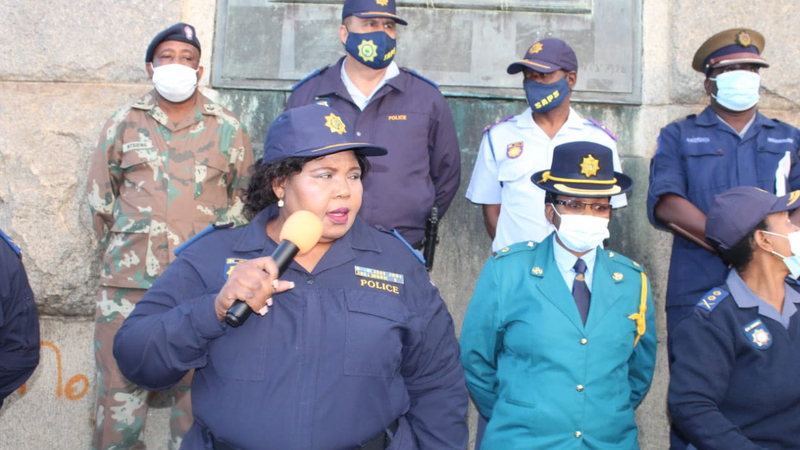 Members of the South African Police Service (SAPS) and the Zimbabwe Republic Police led joint operations, which led to the confiscation of illicit goods and arrest of hundreds of people. Photo: SAPS