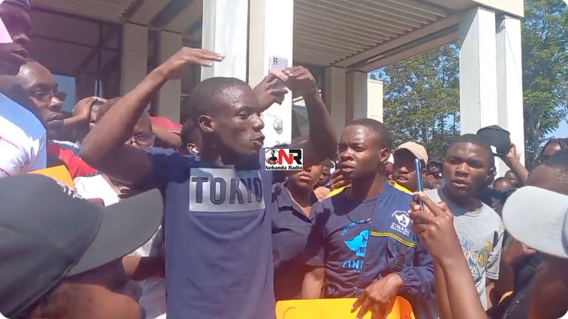 University of Zimbabwe (UZ) students led by Allan Chipoyi, president of the Student Representative Council (SRC) peacefully protested an astronomical increase in fees.